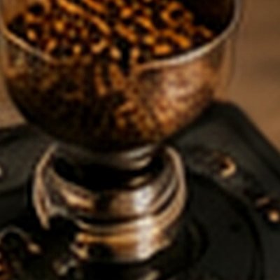 Versgemalen koffie in de beker van een molen